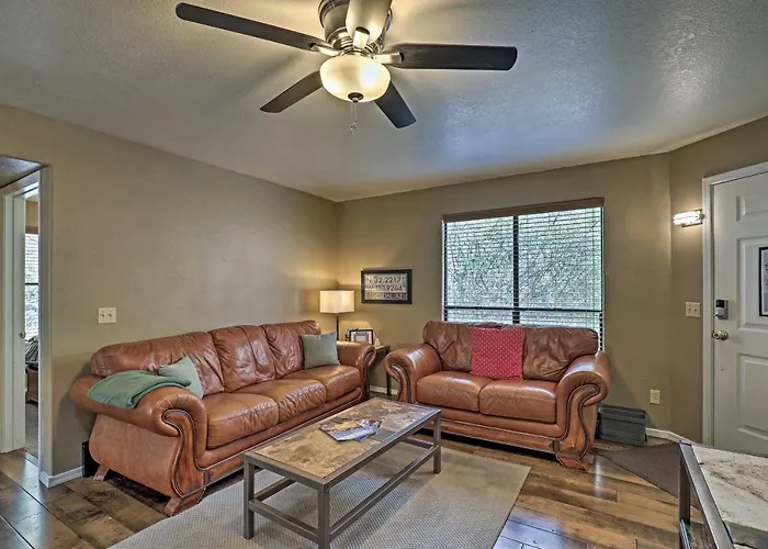Holiday home Desert Retreat W/ Pool + Hot Tub Access!