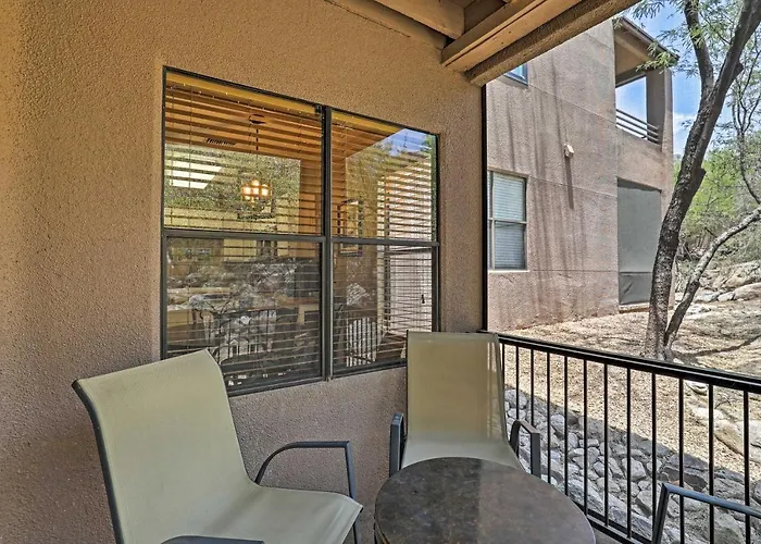 Holiday home Desert Retreat W/ Pool + Hot Tub Access! *