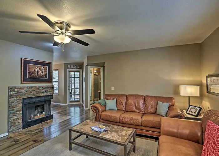 Holiday home Desert Retreat W/ Pool + Hot Tub Access! Tucson