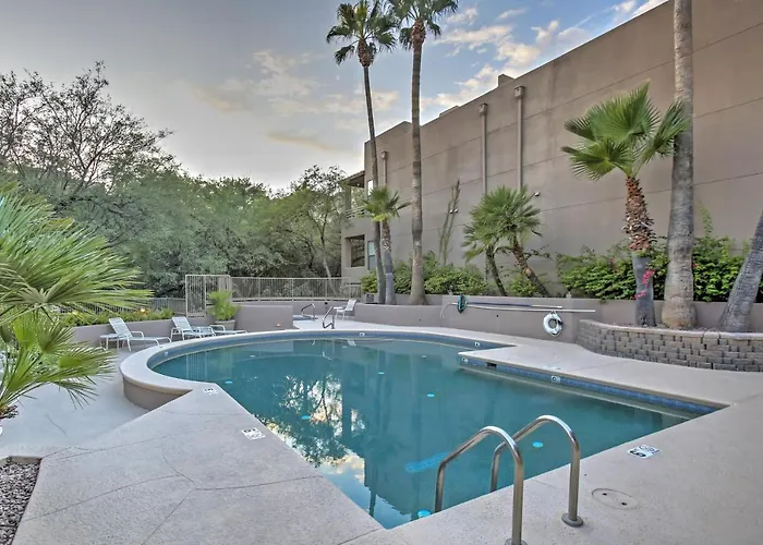 Holiday home Desert Retreat W/ Pool + Hot Tub Access! *
