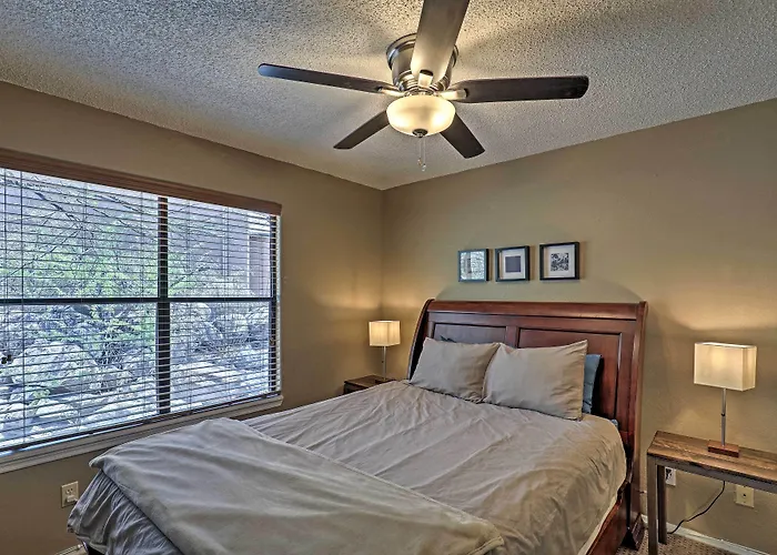 Desert Retreat W/ Pool + Hot Tub Access! Holiday home *