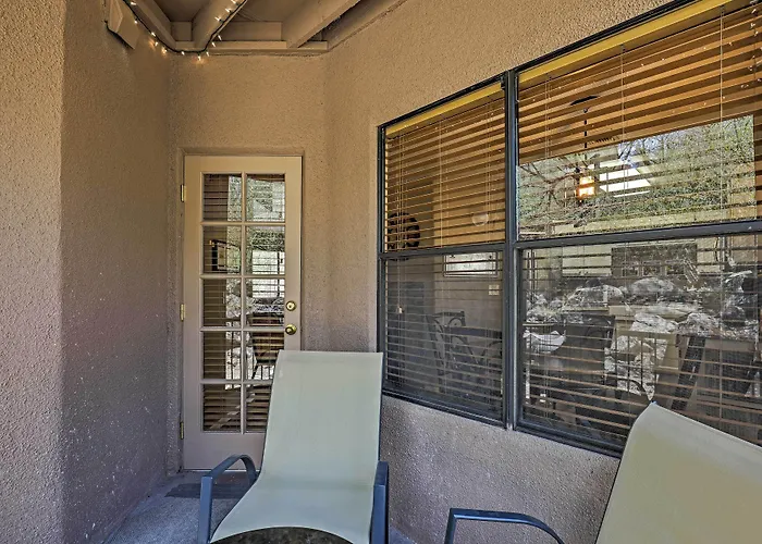 Desert Retreat W/ Pool + Hot Tub Access! Holiday home *