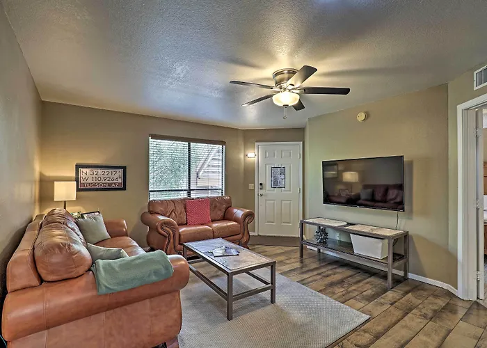 Holiday home Desert Retreat W/ Pool + Hot Tub Access! *
